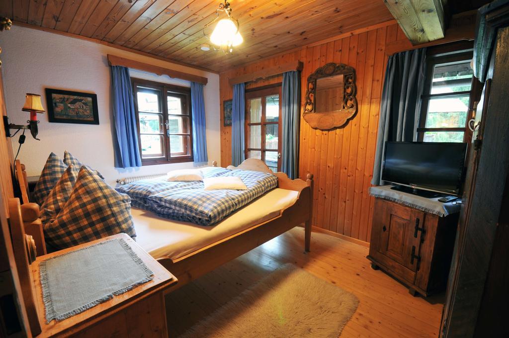 Вілла Haus Am Bach Бад-Кляйнкірхгайм Номер фото